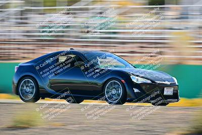 media/Oct-18-2025-Extreme Speed (Sat) [[d6d7e1fef1]]/Group 5/Session 3 (Turn 1)/